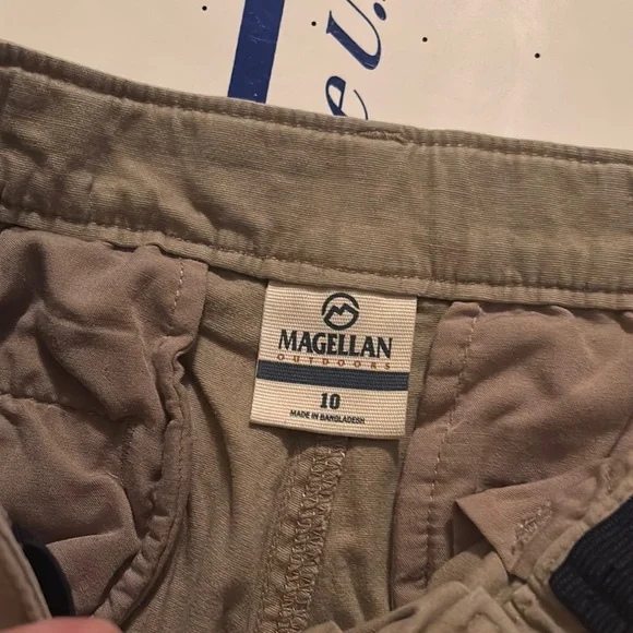 Magellan Outdoors Kids' Tan Cargo Shorts Bundle Boys Size 10 Used - Picture 3 of 4